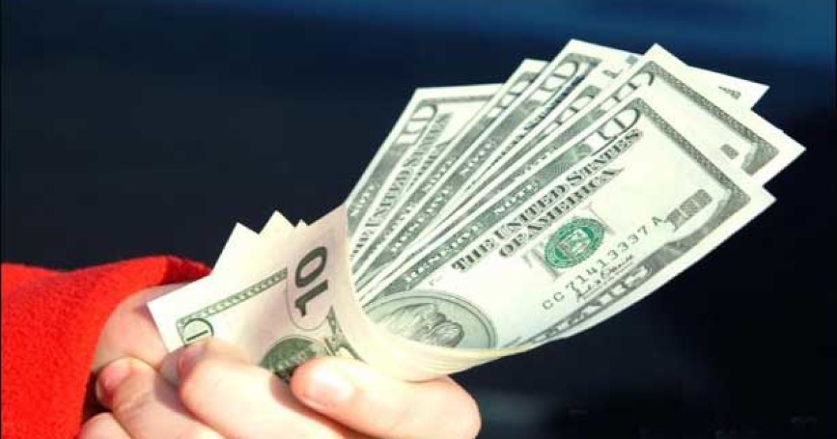 12 грудня офіційний курс долара від НБУ становить 15,71 гривні