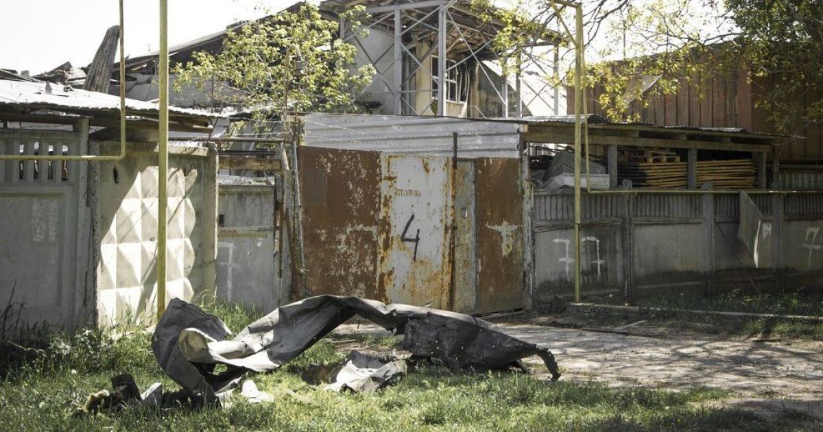 Російські ракети влучили у фабрику з виготовлення вікон та дверей Одесі.