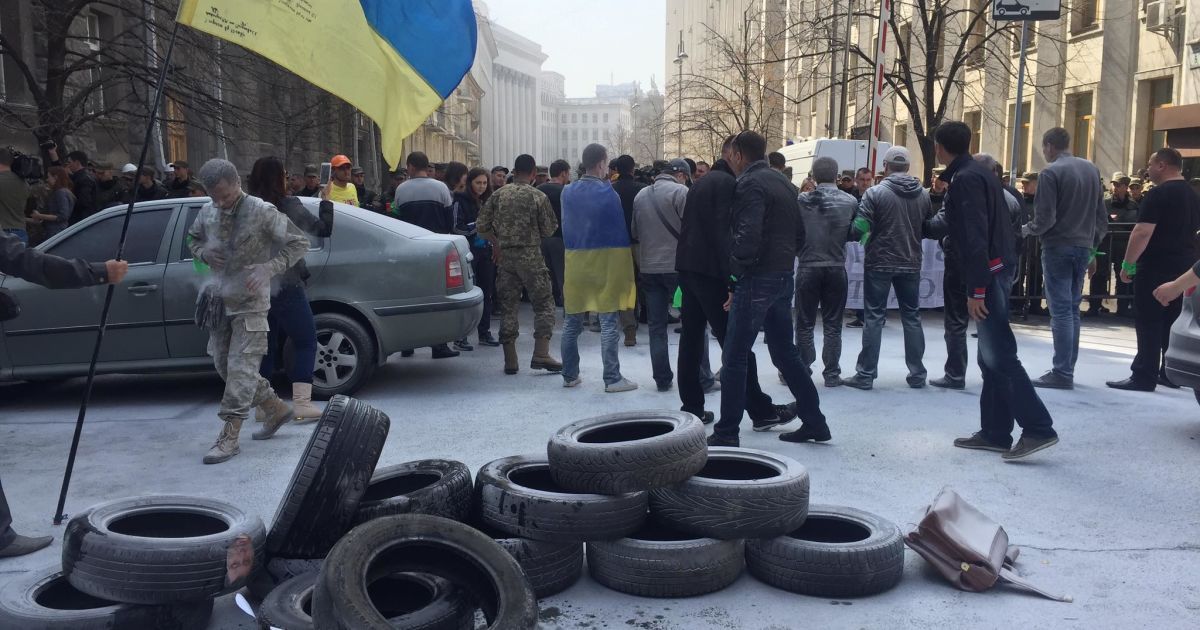 Автомайдан біля Адміністрації президента_4 / © Facebook.com/АвтоМайдан
