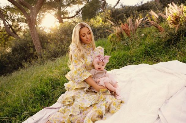 Періс Гілтон з донькою та родиною / © instagram.com/parishilton