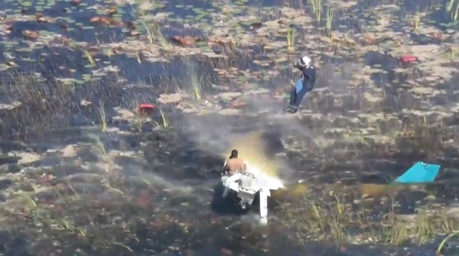 Пілот провів ніч у болоті з алігаторами / © скриншот з відео
