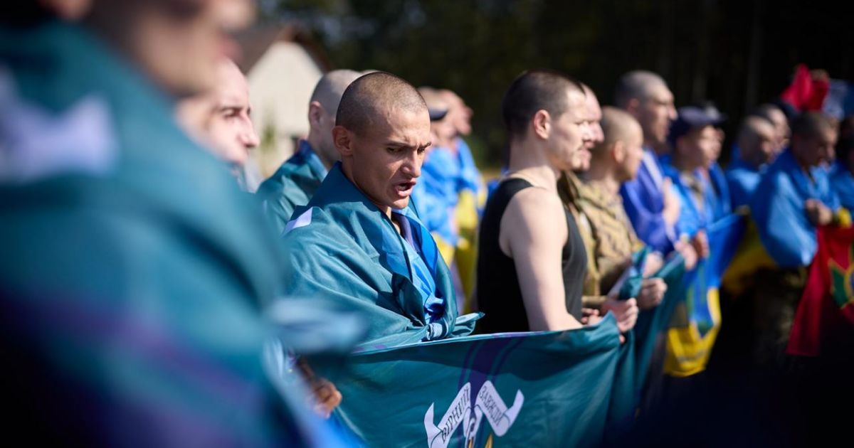 Из российского плена вернулись еще 103 украинских защитника.