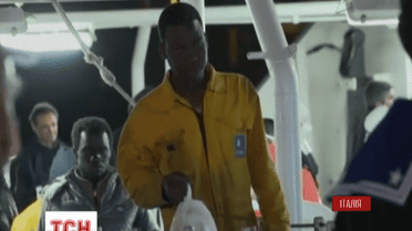 Врятованих мігрантів поселили в притулок в італійському місті Мінео