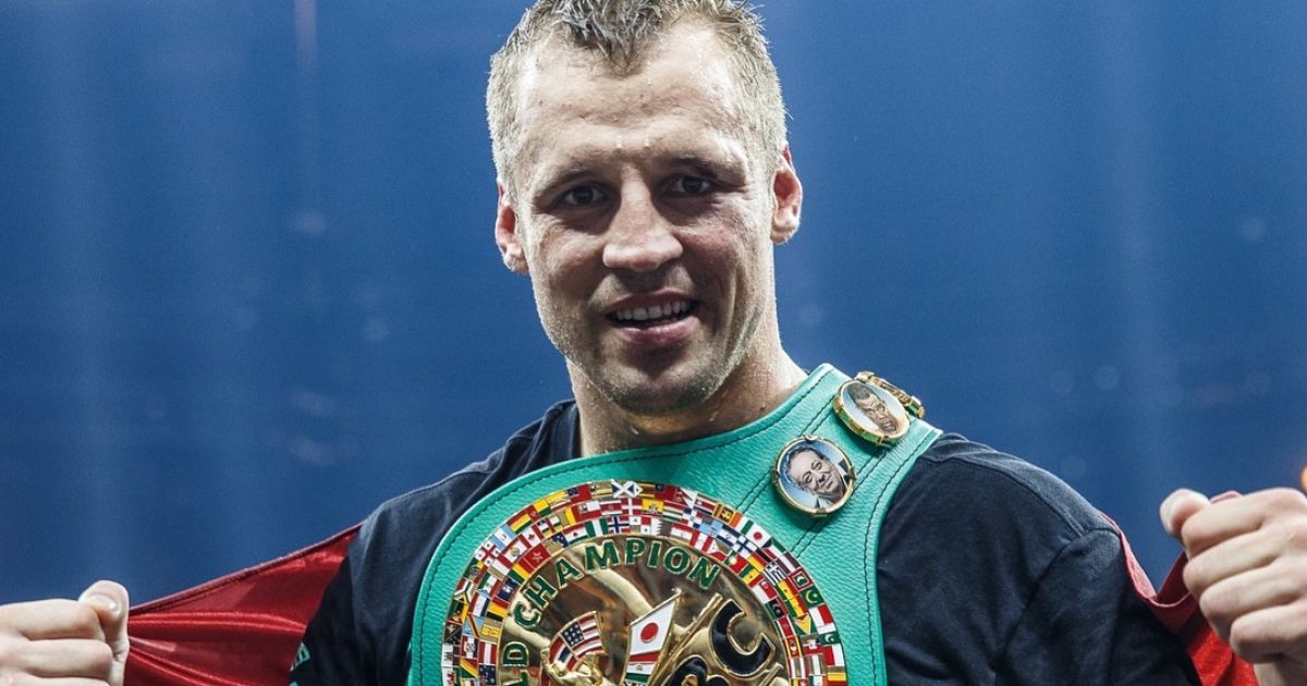Бриедис будет запасным боксером в финале WBCC Усик - Гассиев
