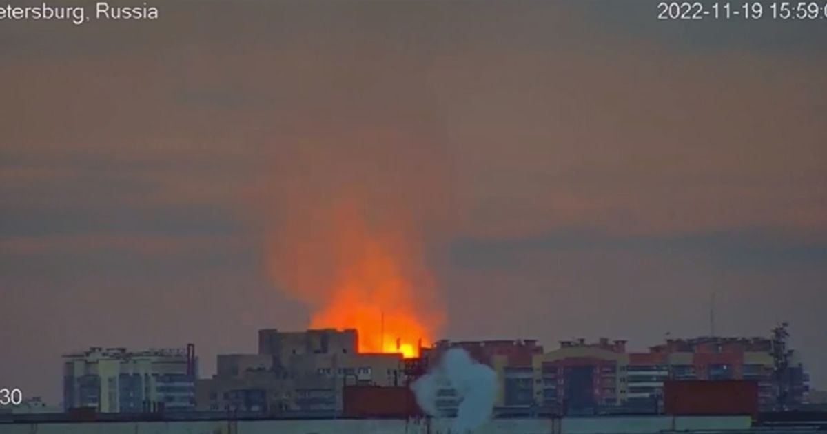 Потужний вибух біля Санкт-Петербурга: стовп полум’я видно на десятки кілометрів (відео)