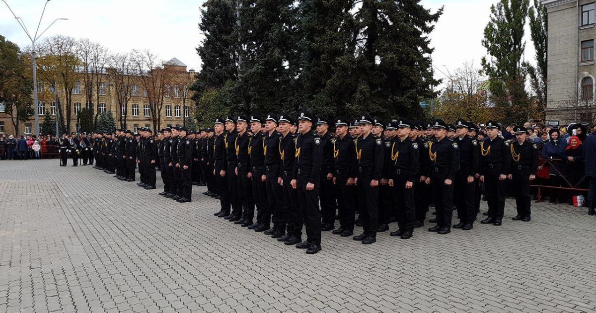 Молодые офицеры полиции в уголовном розыске будут получать 8-10 тыс. грн в месяц – Аваков