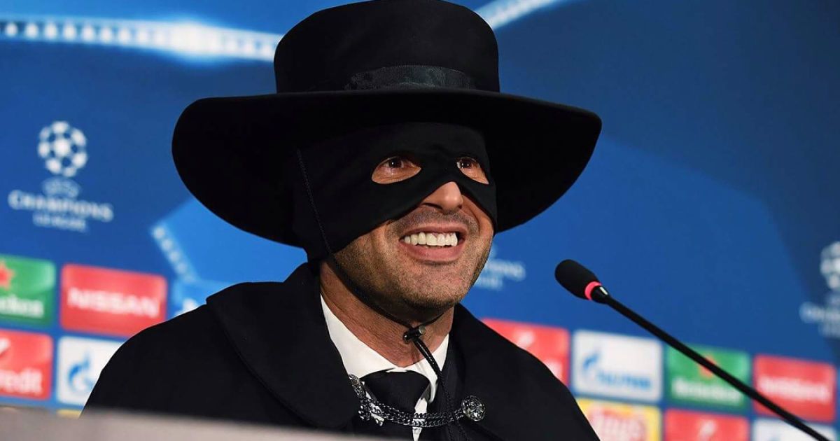 Паулу Фонсека у костюмі Зорро