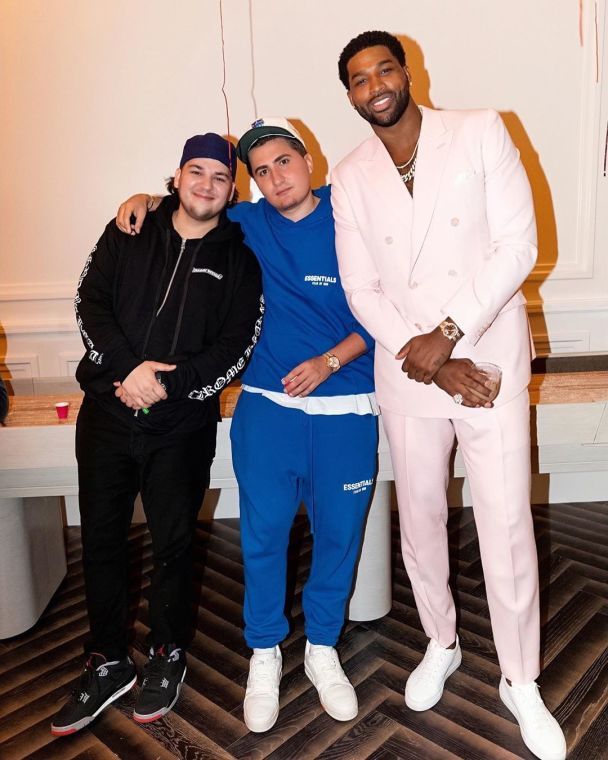 Трістан Томпсон третій зліва / © instagram.com/khloekardashian