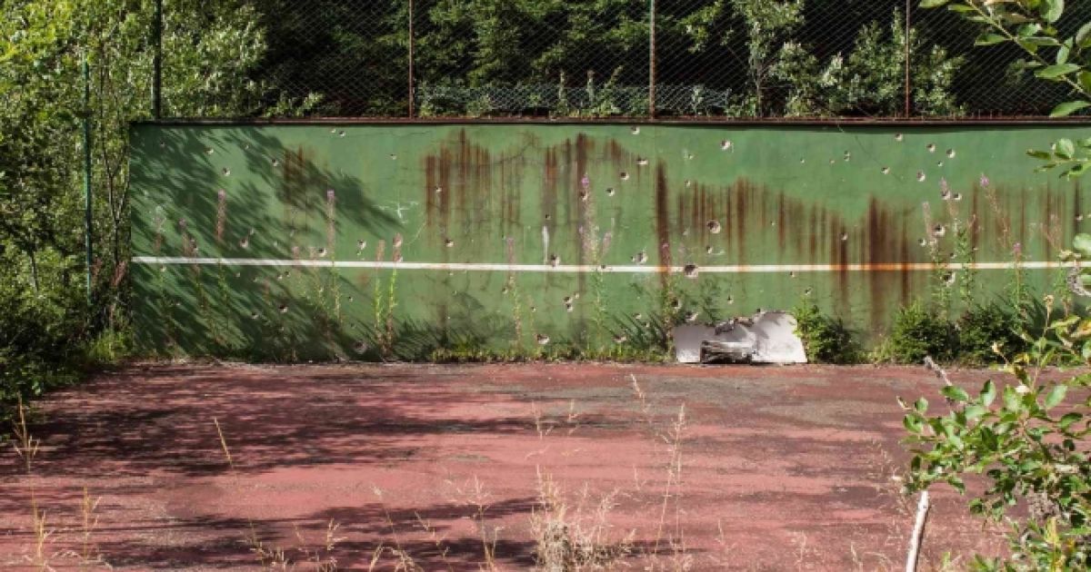 Первый теннисный корт Новака Джоковича. Копаоник, Сербия.