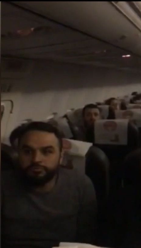 В Одеському аеропорту пасажирів більше 10 годин тримали в літаку