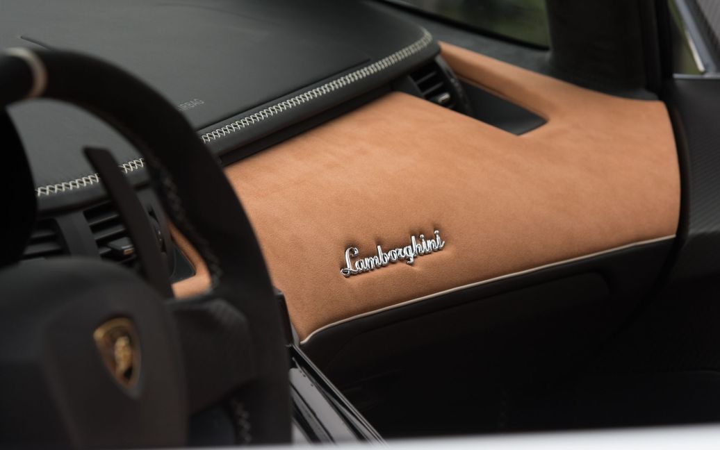 Lamborghini Centenario Roadster / © motor1.com