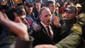 Мітингувальники під Радою побили депутата Барну