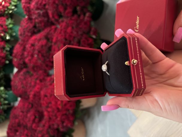 Candy Superstar виходить заміж