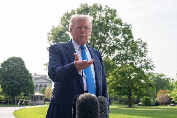 Трамп решил провести парад в честь своего дня рождения