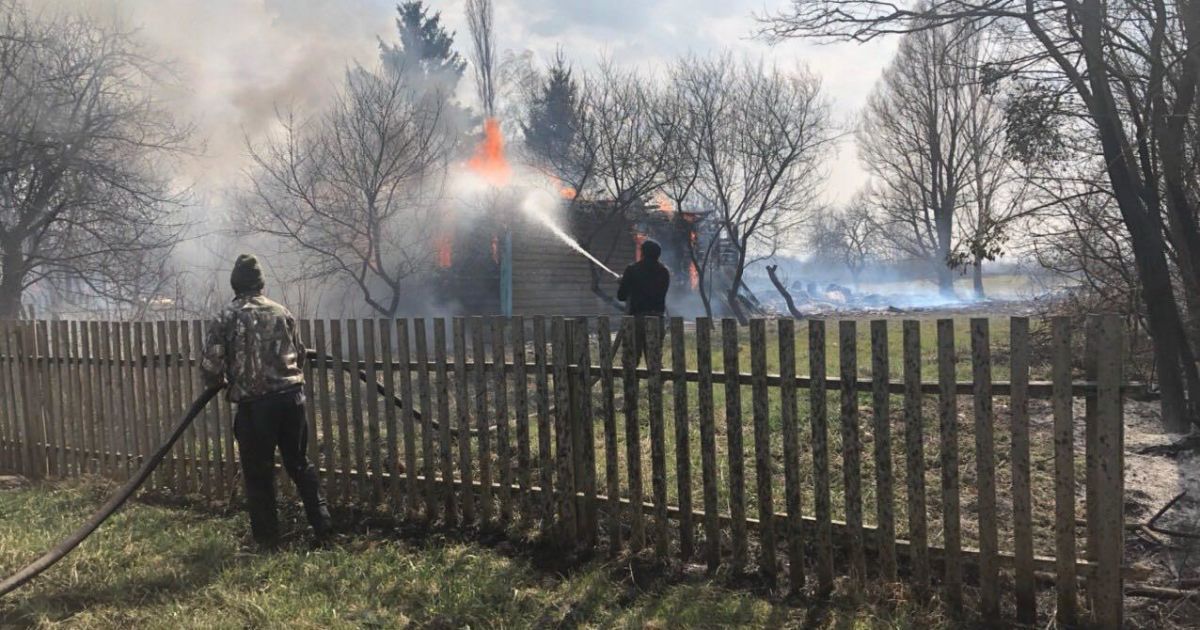 Погорільцям із Житомирської області небайдужі почали збирати допомогу