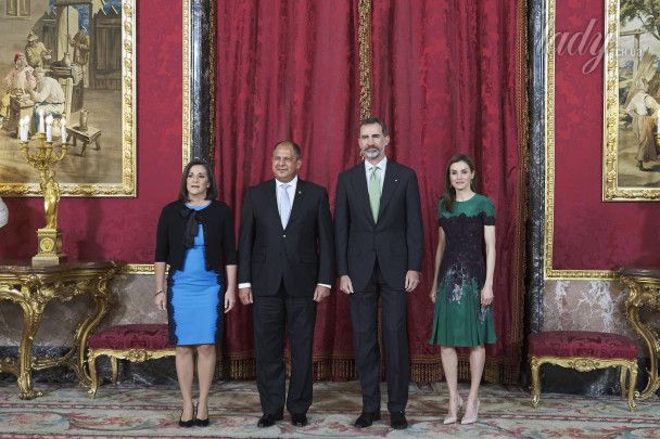 Луис Гильермо Солиc и Мерседес Пеньяс Доминго с королевой Летицией и королем Филиппом VI / © Getty Images