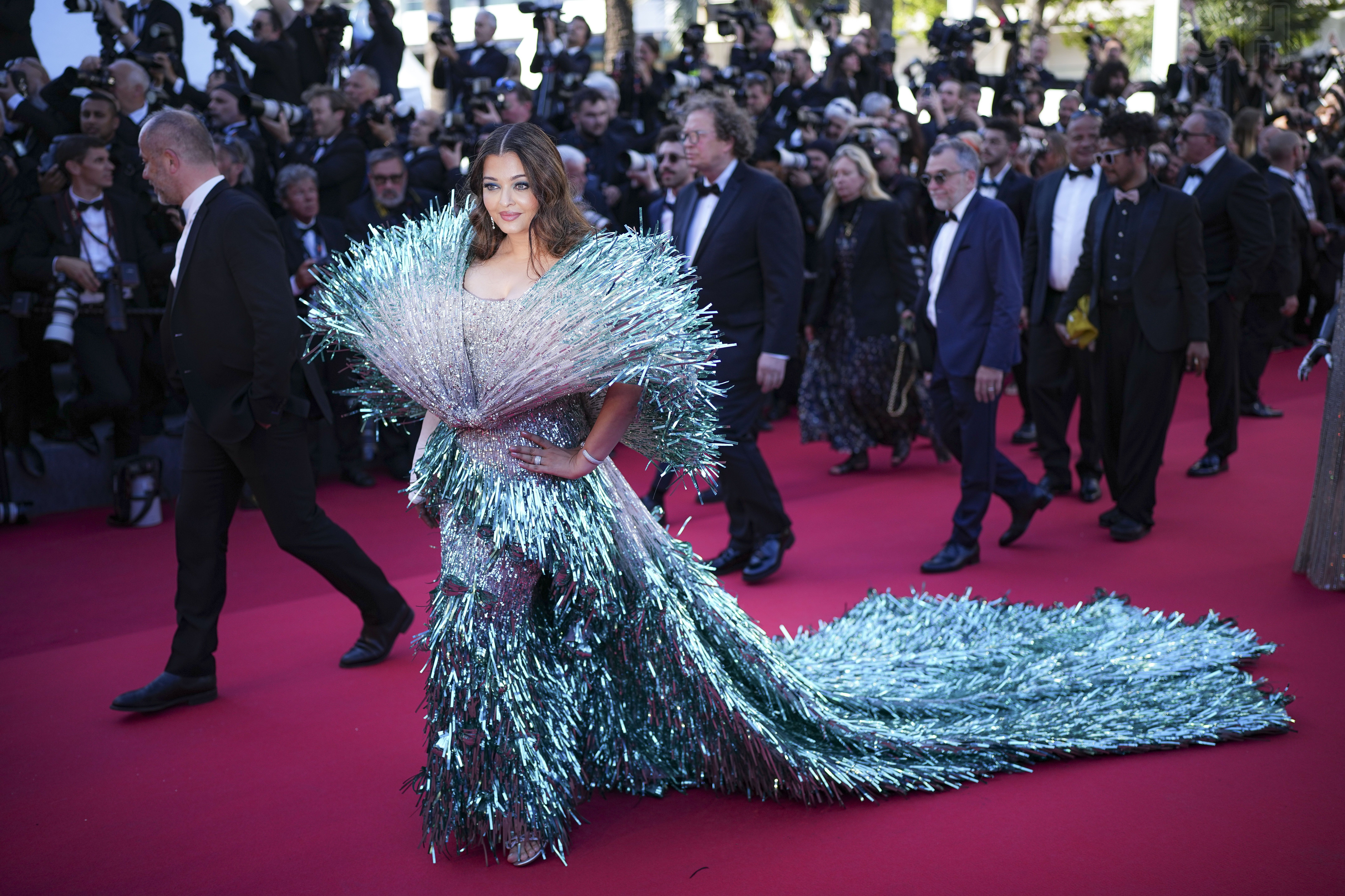 Мен лесбиянкаға желіде есегімді жалауын сұрадым.