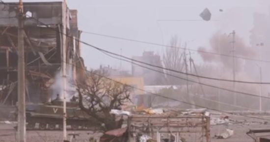 Евакуація з "Азовсталі": окупанти розлучили 4-річну Алісу з мамою