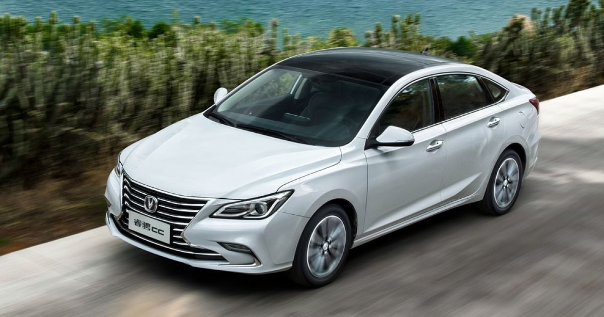 В Сети появились фото интерьера нового седана Changan Raeton CC