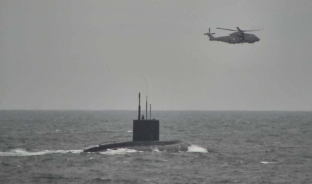 Великобритания срочно отправляет корабль для слежения за ударной подлодкой Путина