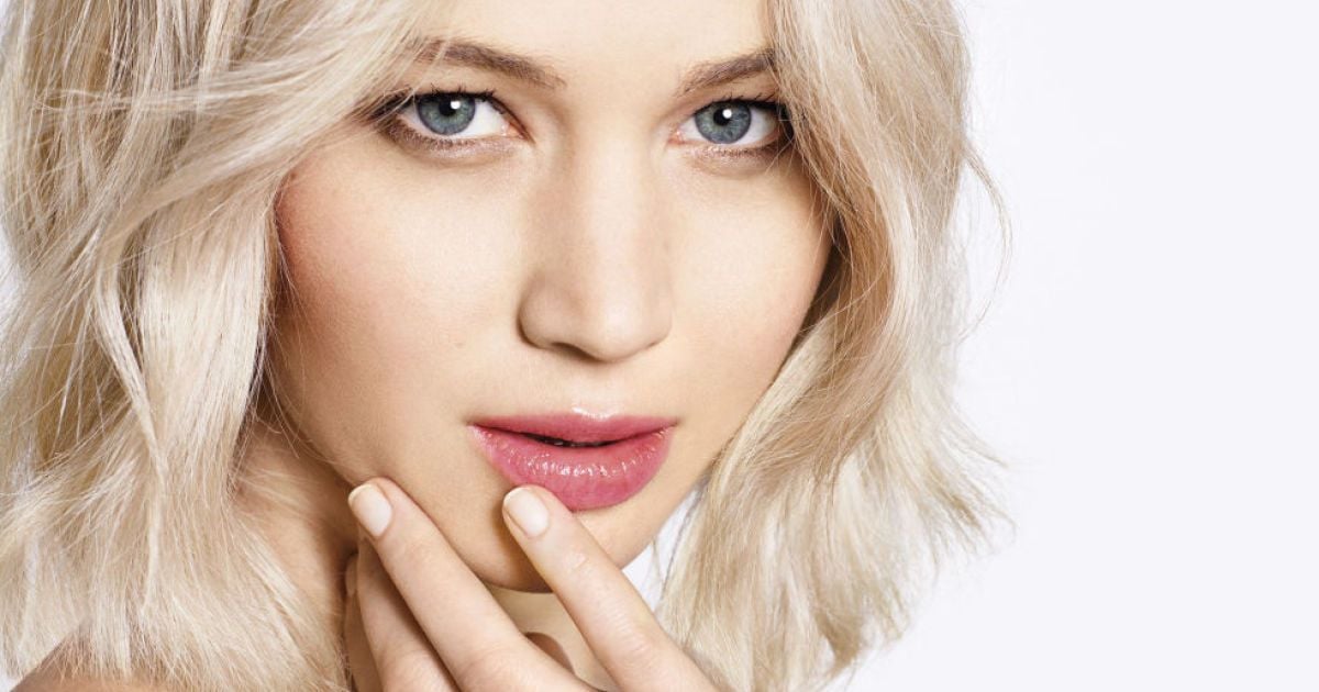 Лоуренс не считает свою фигуру идеальной / © Harper’s Bazaar