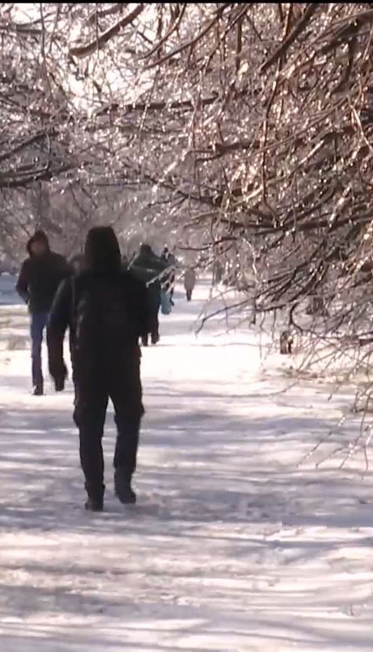Сніговий циклон відступає з України