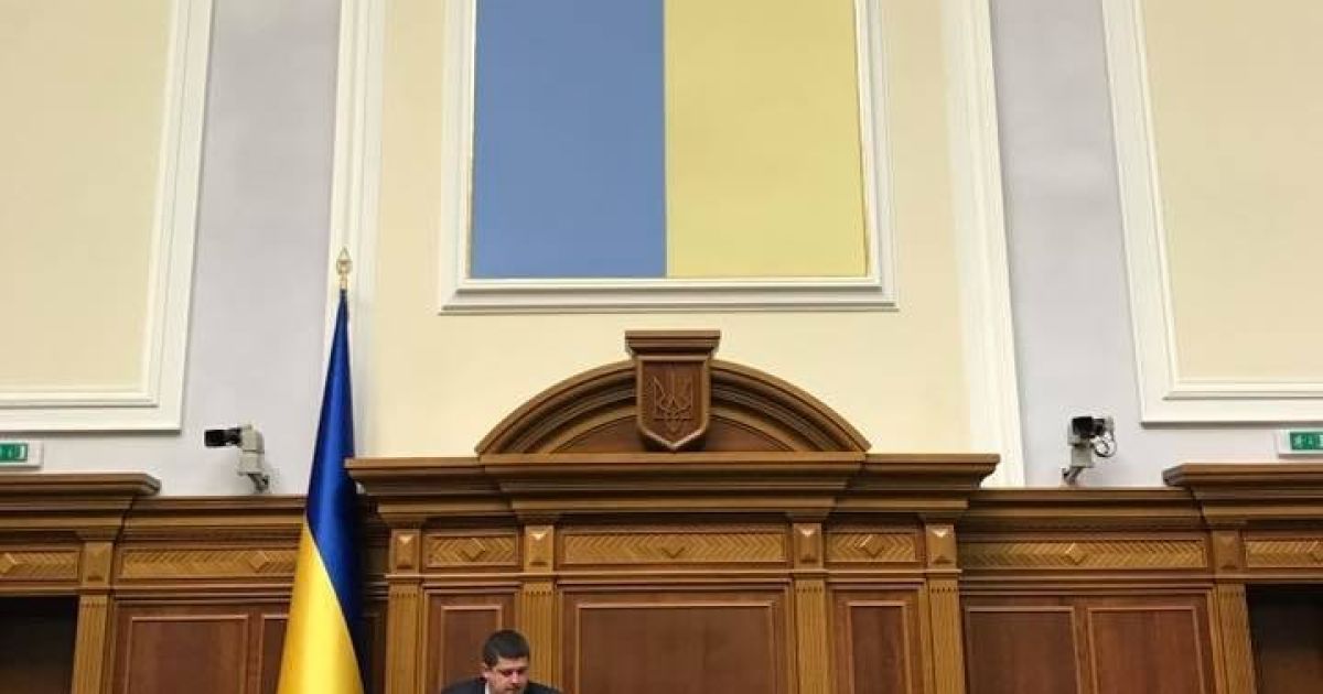 Репетиція військового перевороту. Реакція політиків на присутність поліції у Раді