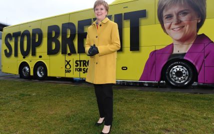 В ярко-желтом пальто: эффектный образ первого министра Шотландии