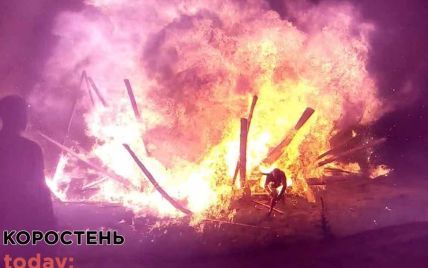 В Коростене на Ивана Купала взорвались канистры с бензином, людей разбросало на несколько метров — видео инцидента