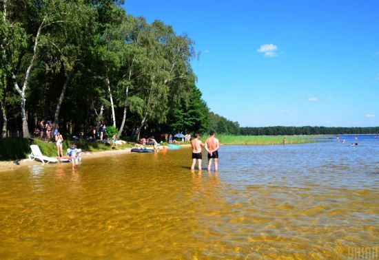 Отдых на Белом озере: чем уникальный водоем в Ровенской области