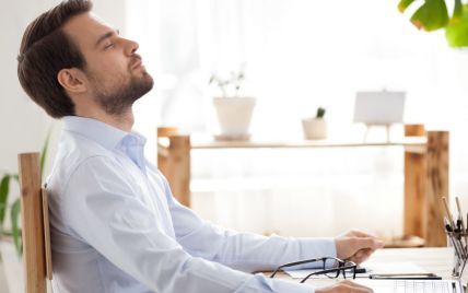 Три дихальні практики, які допоможуть заспокоїтись