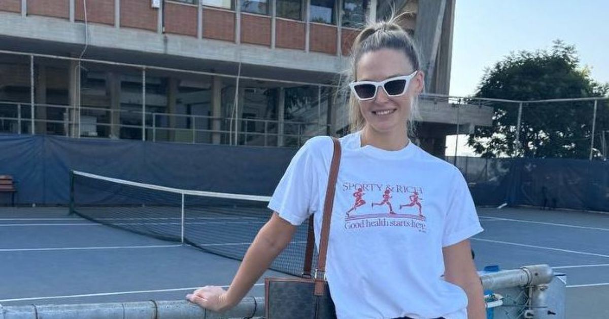 У чудовій формі: ізраїльська топмодель Бар Рафаелі зіграла у теніс