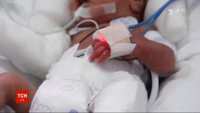 У Перу мама вперше обійняла свого малюка після того, як обидва перехворіли на коронавірус