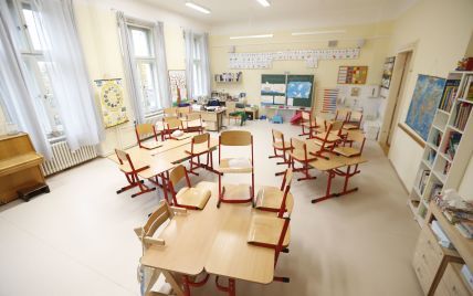 В Киеве из-за случаев коронавируса закрыли восемь школ и три детских сада