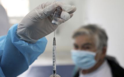 Второй день вакцинации от коронавируса: Прикарпатье готовится начать прививки