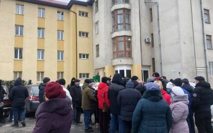 Протести проти підвищення тарифів на комуналку в Україні: у Жмеринці та Хусті мітингувальники перекрили трасу