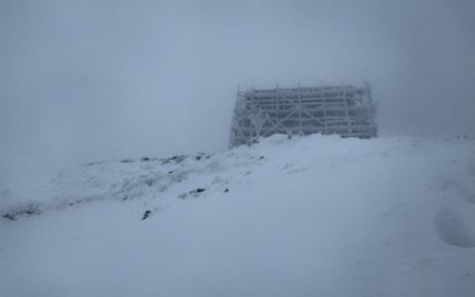 У Карпатах намело пів метра снігу, в горах взявся мороз: фото