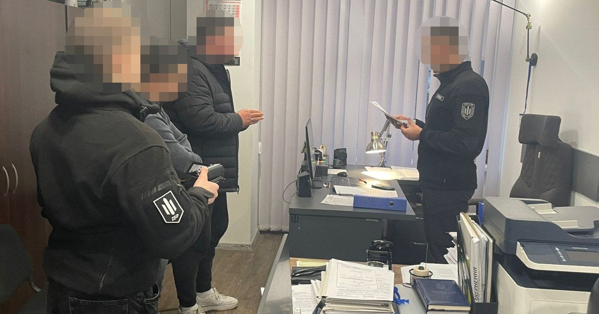 ДБР скерувало до суду обвинувальний акт щодо двох правоохоронців у справі про побиття чоловіка біля Голосіївського ТЦК