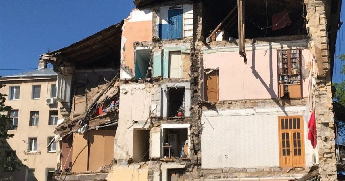 В Одесі впали чотири поверхи житлового будинку - під завалами шукають людей