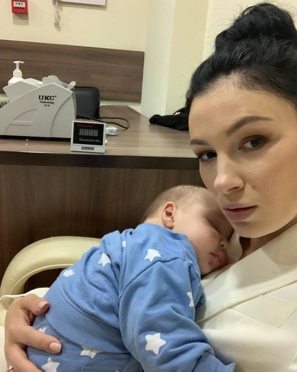 Анастасія Приходько з молодшим сином / © instagram.com/prykhodko_official