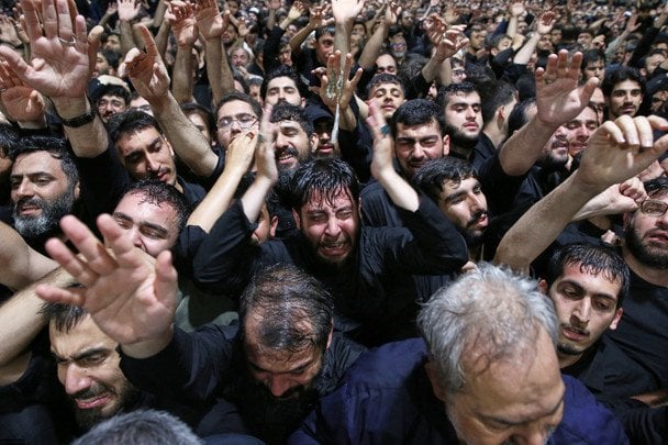 Люди не стримують своїх емоцій / © Associated Press