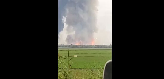 "Крим з феєрверками повертається у рідну гавань": з'явилося відео вибухів в Майському