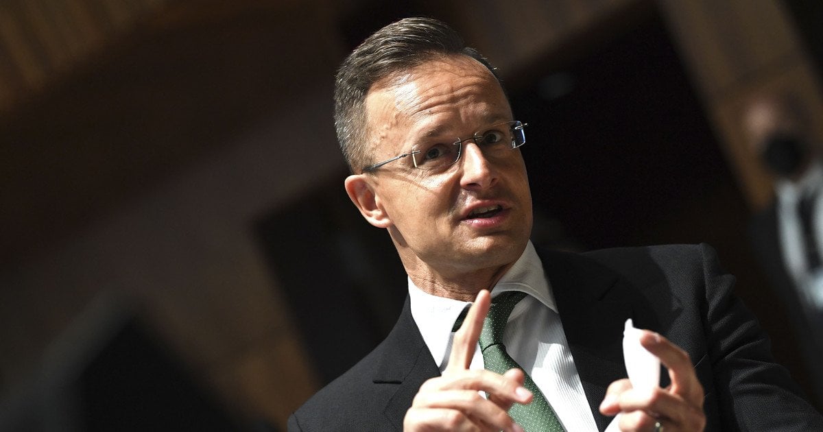 Новый газовый контракт Венгрии с "Газпромом": Сийярто обвиняет Украину во вмешательстве во внутренние дела