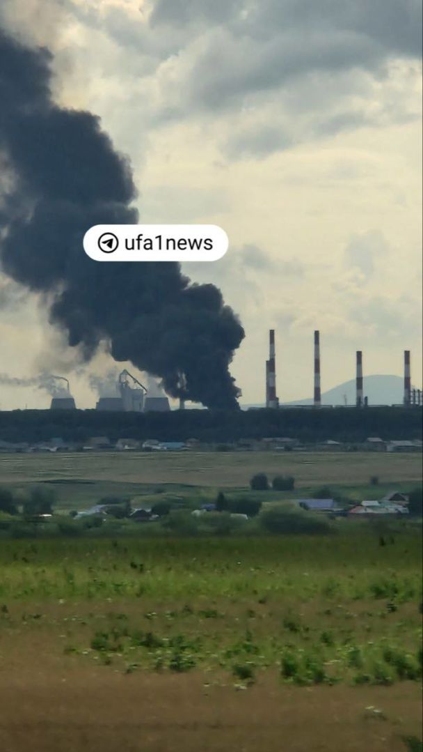 Пожежа на нафтохімічному заводі в Башкортостані / Фото: російські телеграм-канали / ©