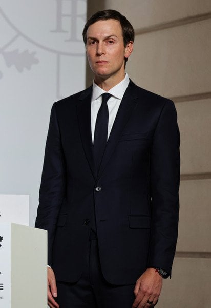 Стив Уиткофф и Джаред Кушнер во время саммита «Коалиции желающих» по гарантиям безопасности для Украины в Елисейском дворце в Париже