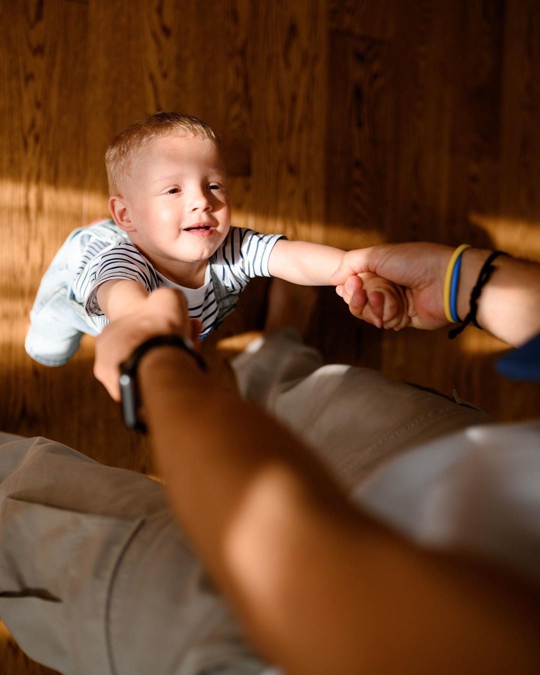 Тимур Мирошниченко с приемным сыном / © instagram.com/timur.miroshnychenko