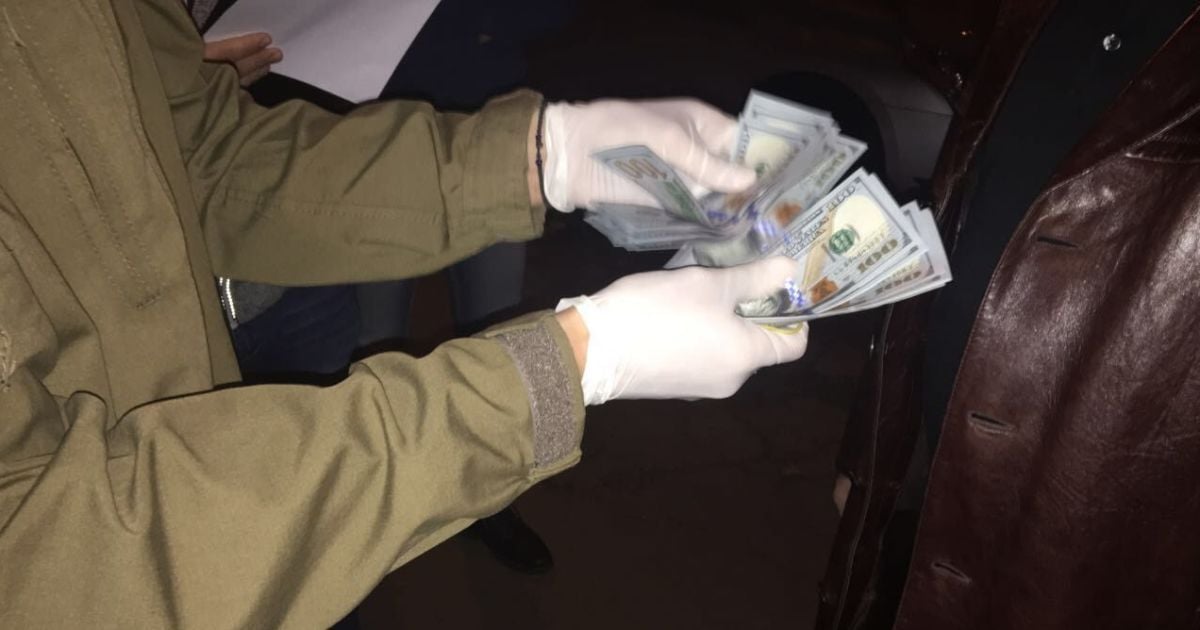 Офіцер Генштабу ЗСУ попався на хабарі у 3 тисячі доларів