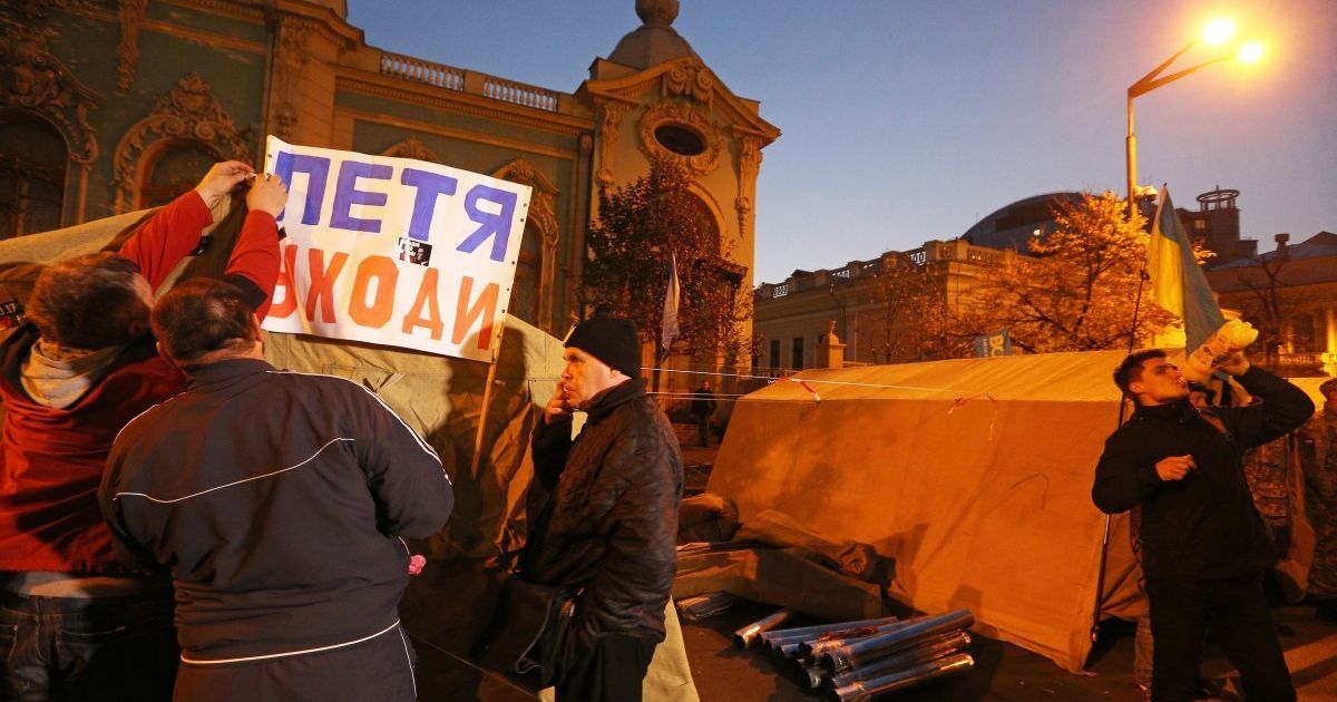 Дрібні провокації та образи силовиків: у Нацполіції розповіли про ситуацію біля ВР