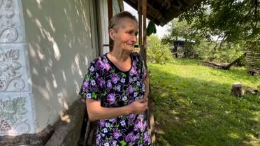 Били, душили и угрожали закопать соседку, потому что нарекли ее ведьмой!