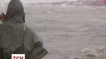 На Філіппінах через тайфун евакуювали 10 тисяч людей